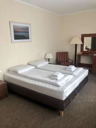 Отель Hotel Mazury Гижицко Стандартный двухместный номер с 2 отдельными кроватями-2