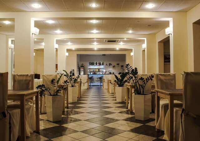 Отель Hotel Mazury Гижицко-25